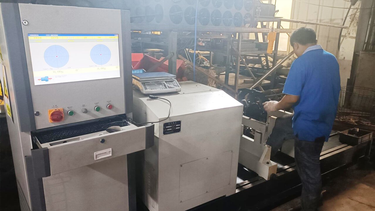 Dynamic Balancing Machine